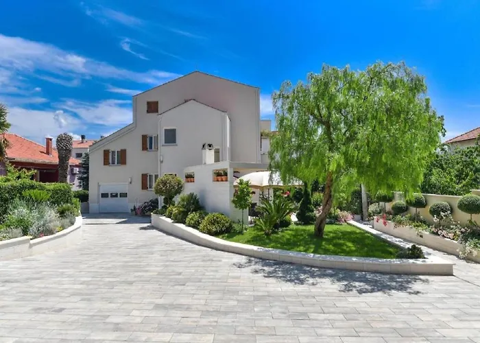 Calypso Royal Apartment