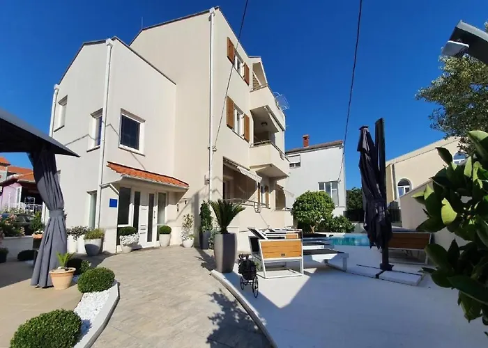 Calypso Royal Apartment